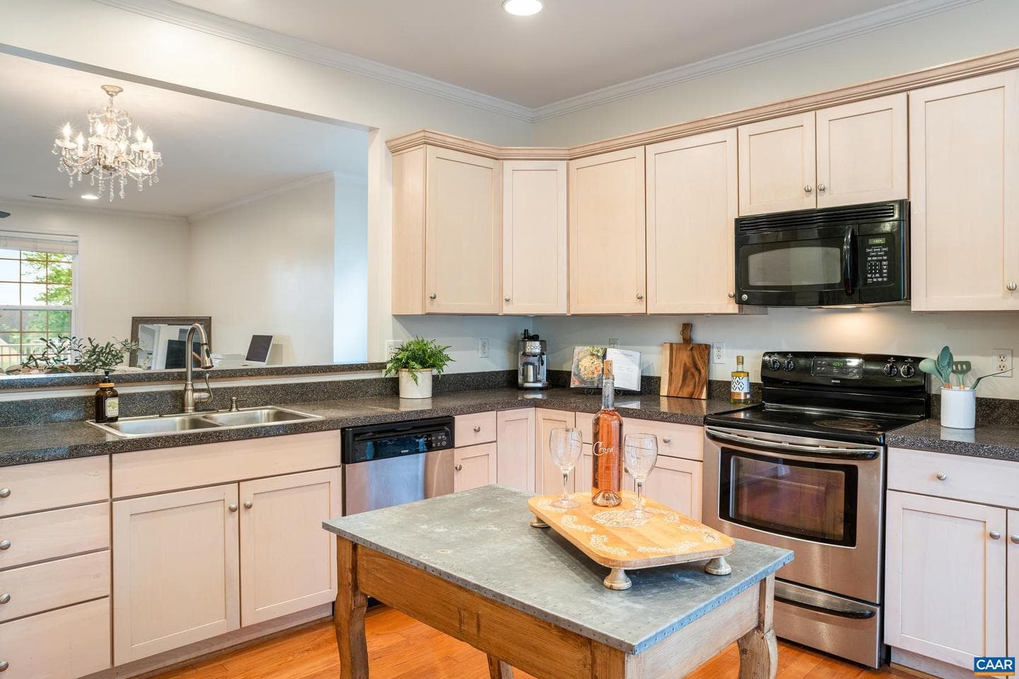 2440 Bargamin Orchard Ln photo 3