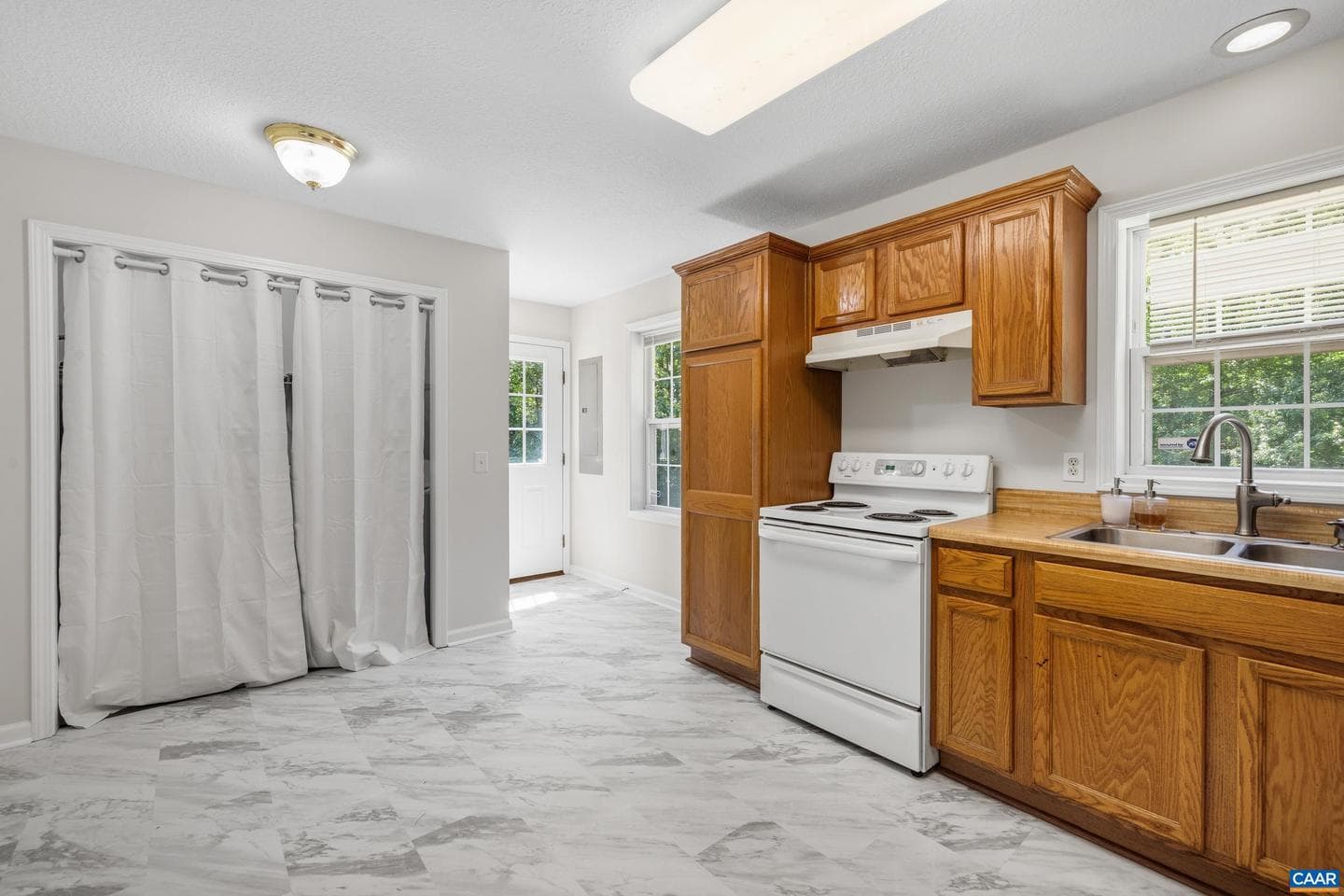 82 Davis Ln photo 10
