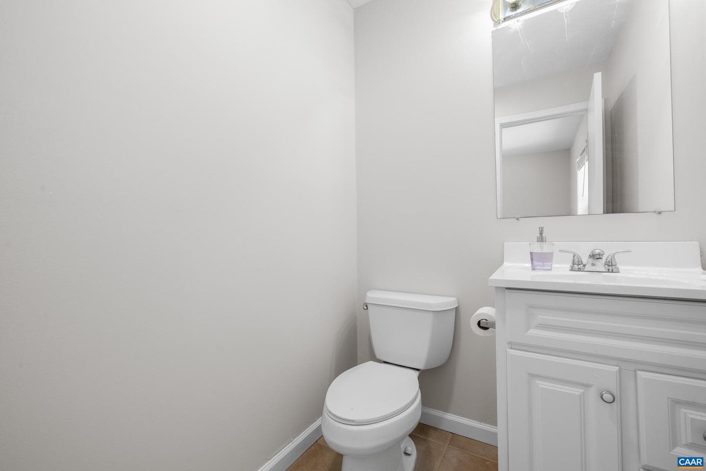 82 Davis Ln photo 16