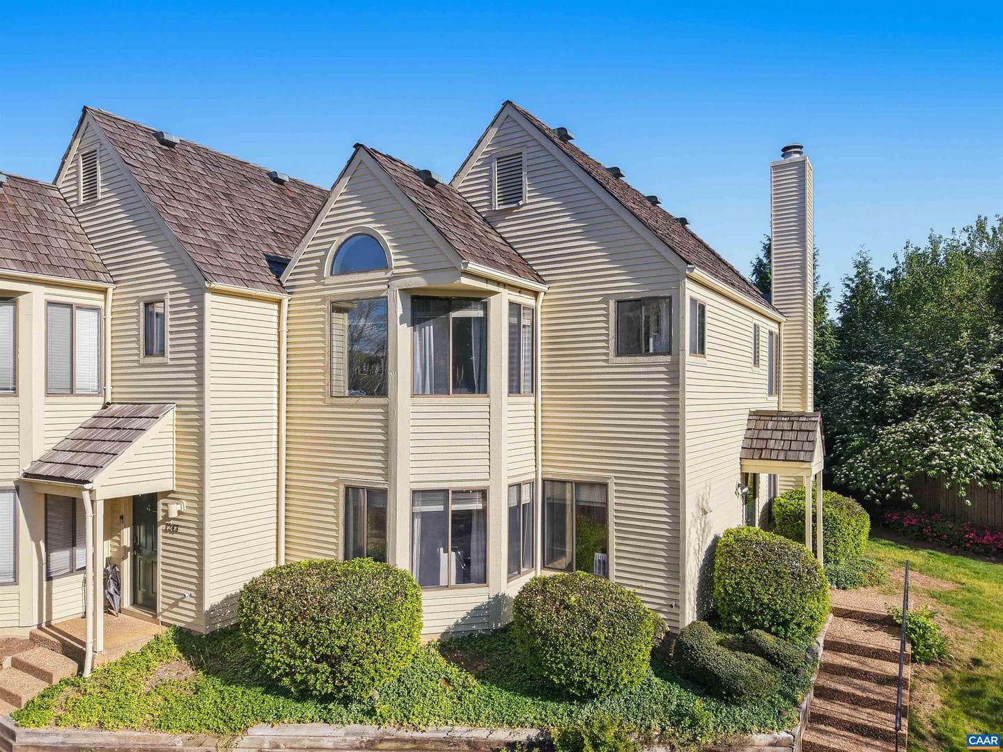1241 Chatham Rdg photo 2