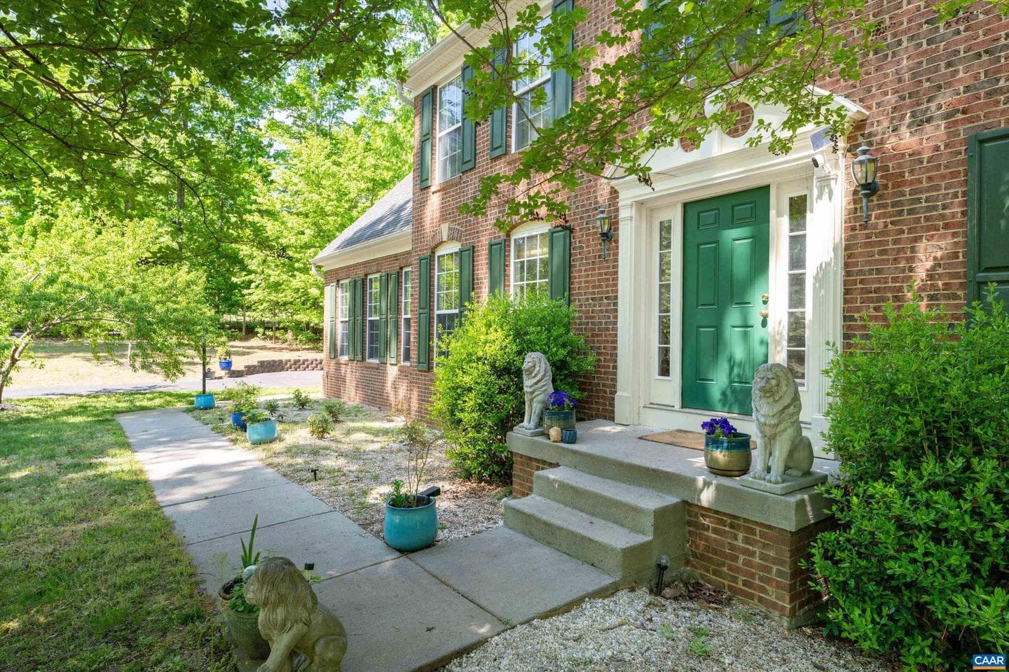 419 Carter Ln photo 3