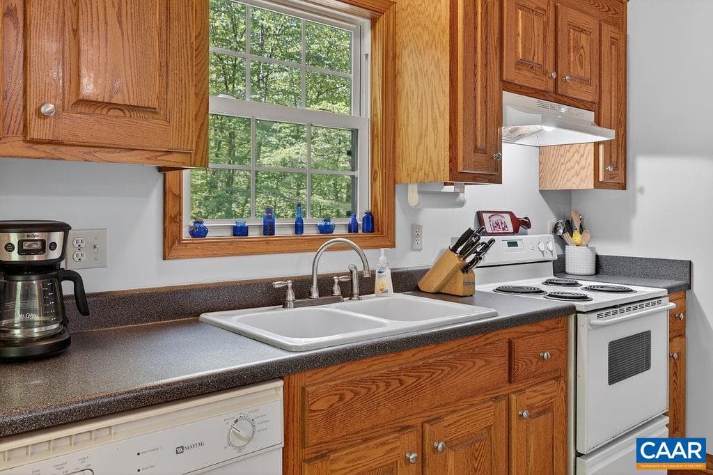 2 Dogwood Ln photo 8