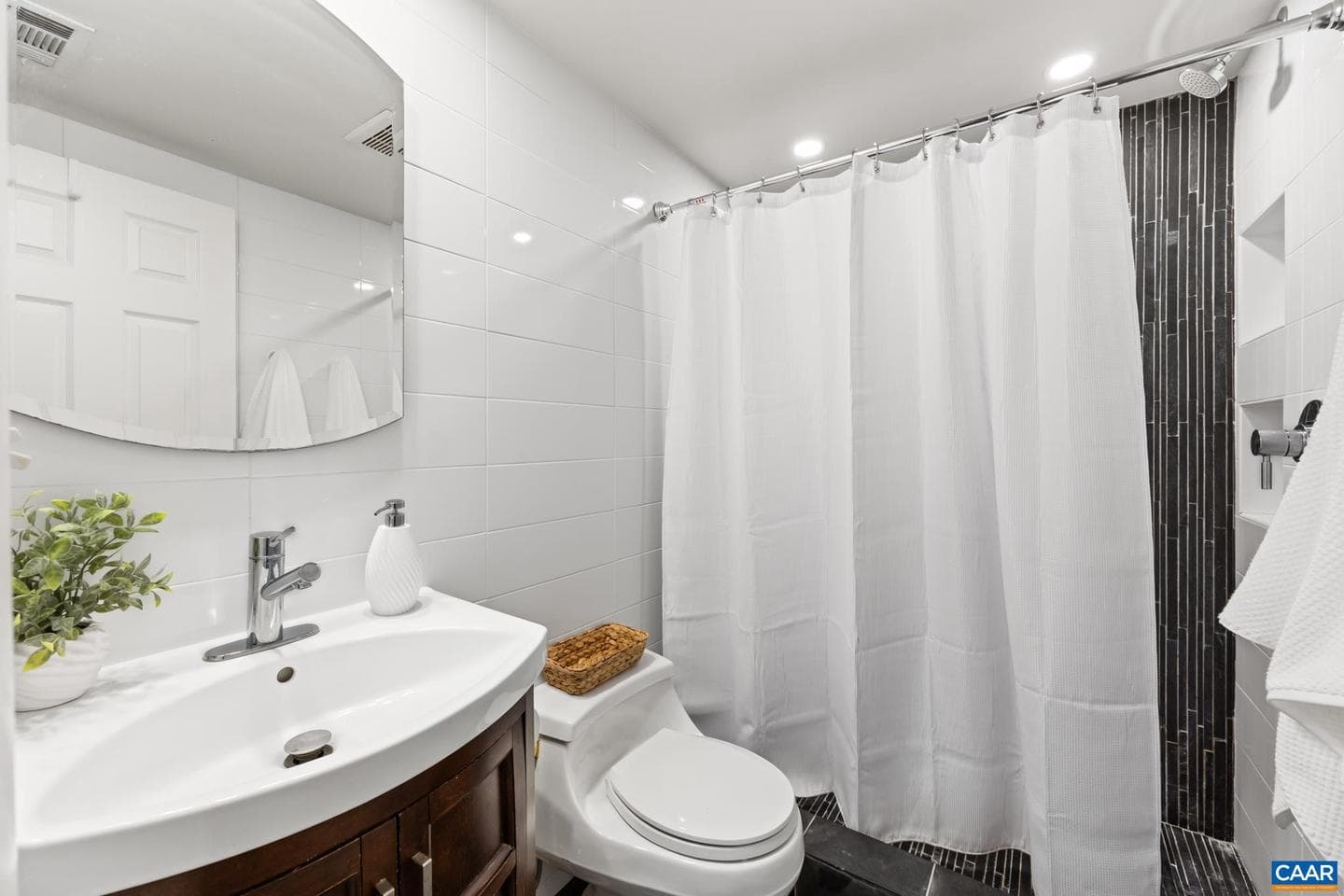 1800 Jefferson Park Ave #86 photo 15
