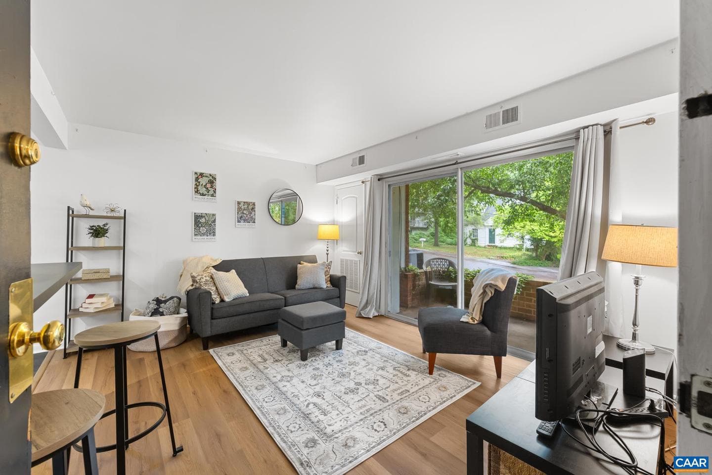 1800 Jefferson Park Ave #86 photo 3