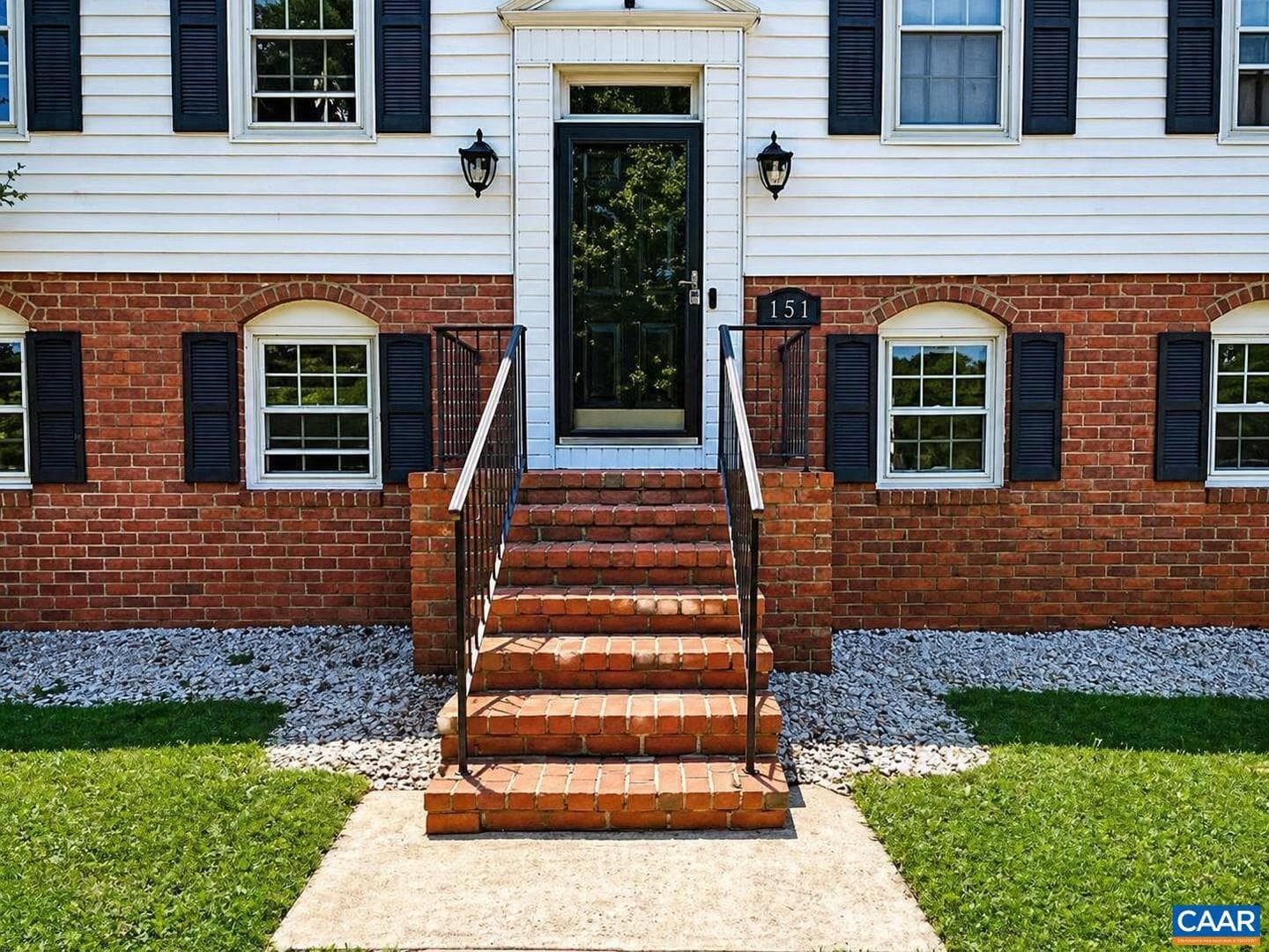 151 Lancaster Dr photo 2