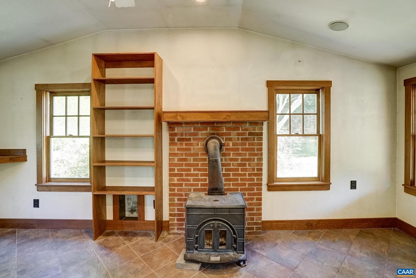 1421 Arrington Rd photo 18