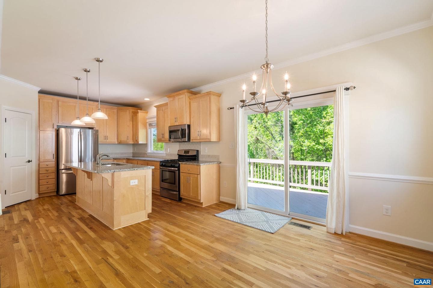 233 Huntley Ave photo 12