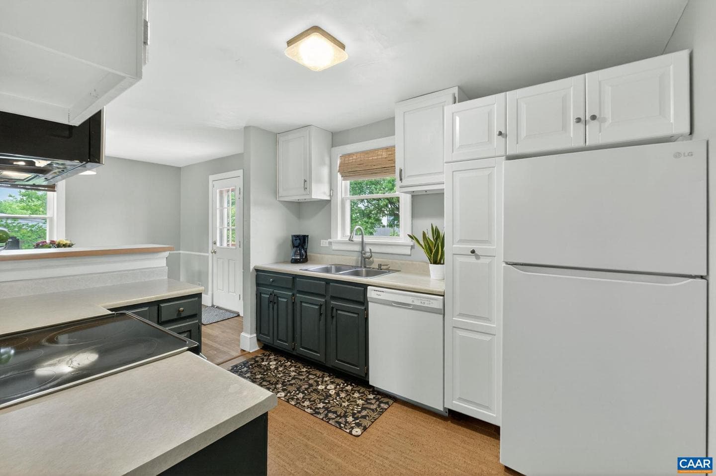 1023 Forest Hills Ave photo 18