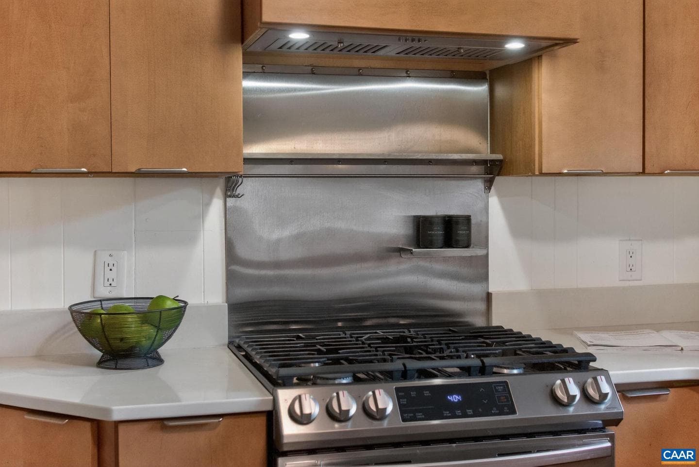 1408 Baker St photo 14