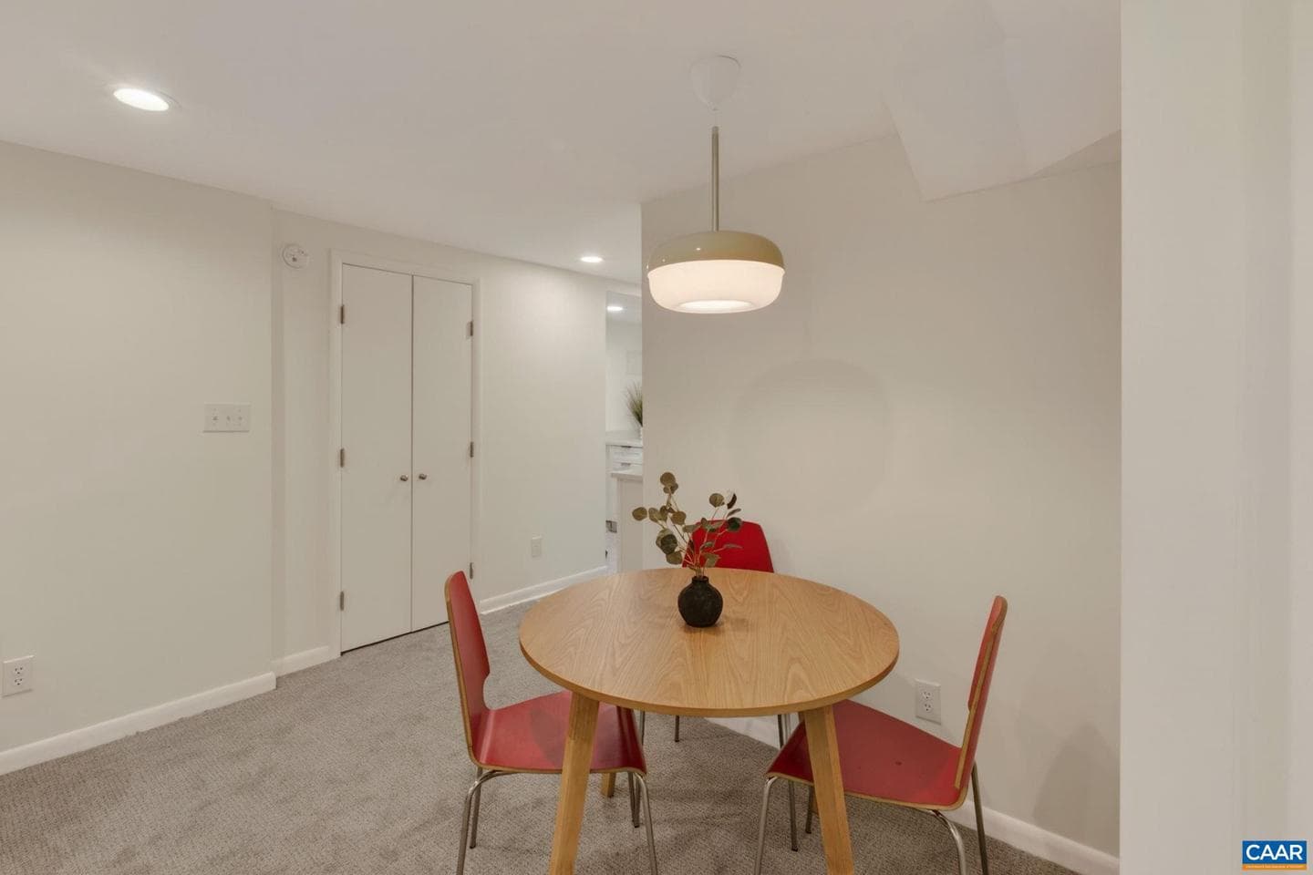 1408 Baker St photo 30