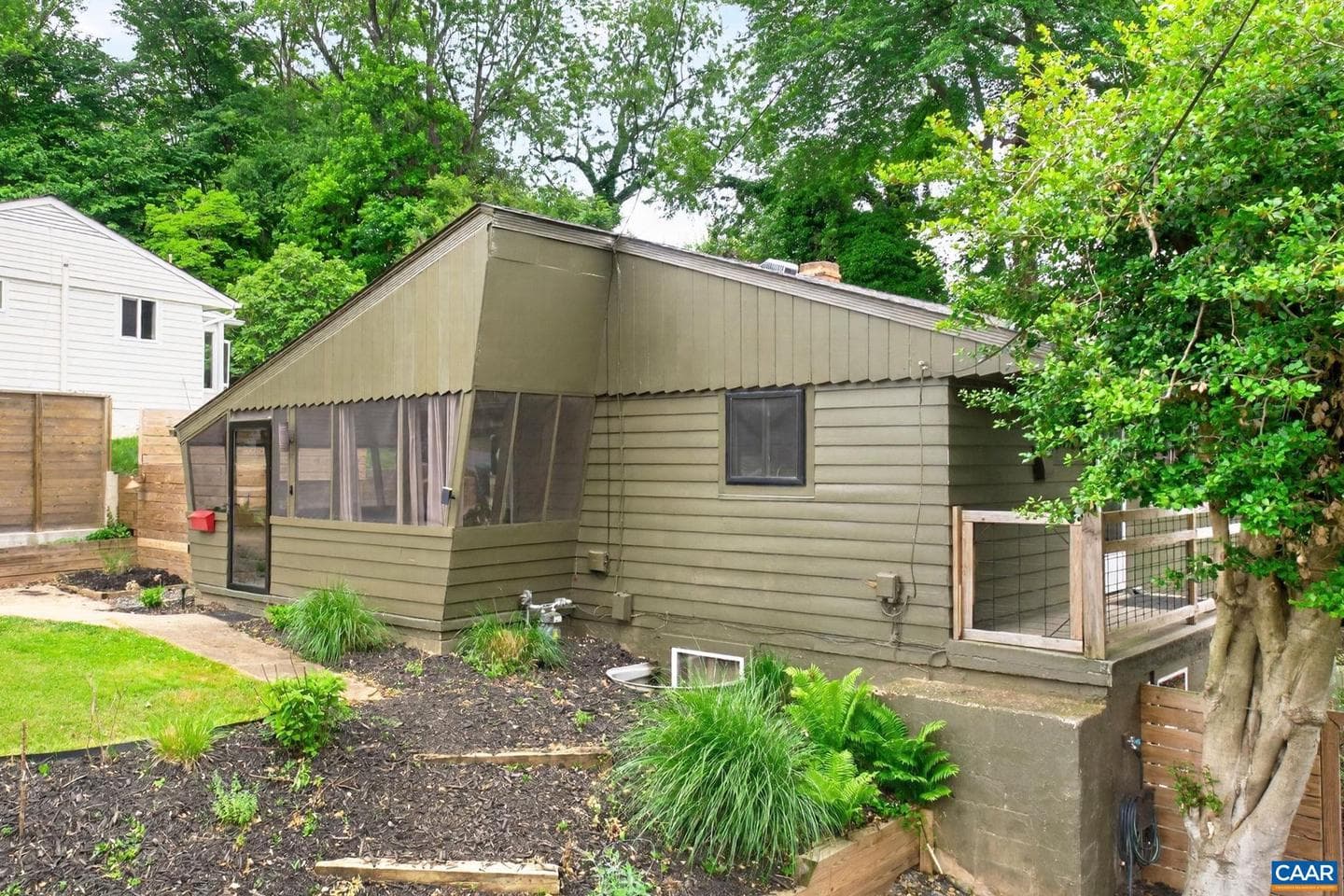 1408 Baker St photo 49