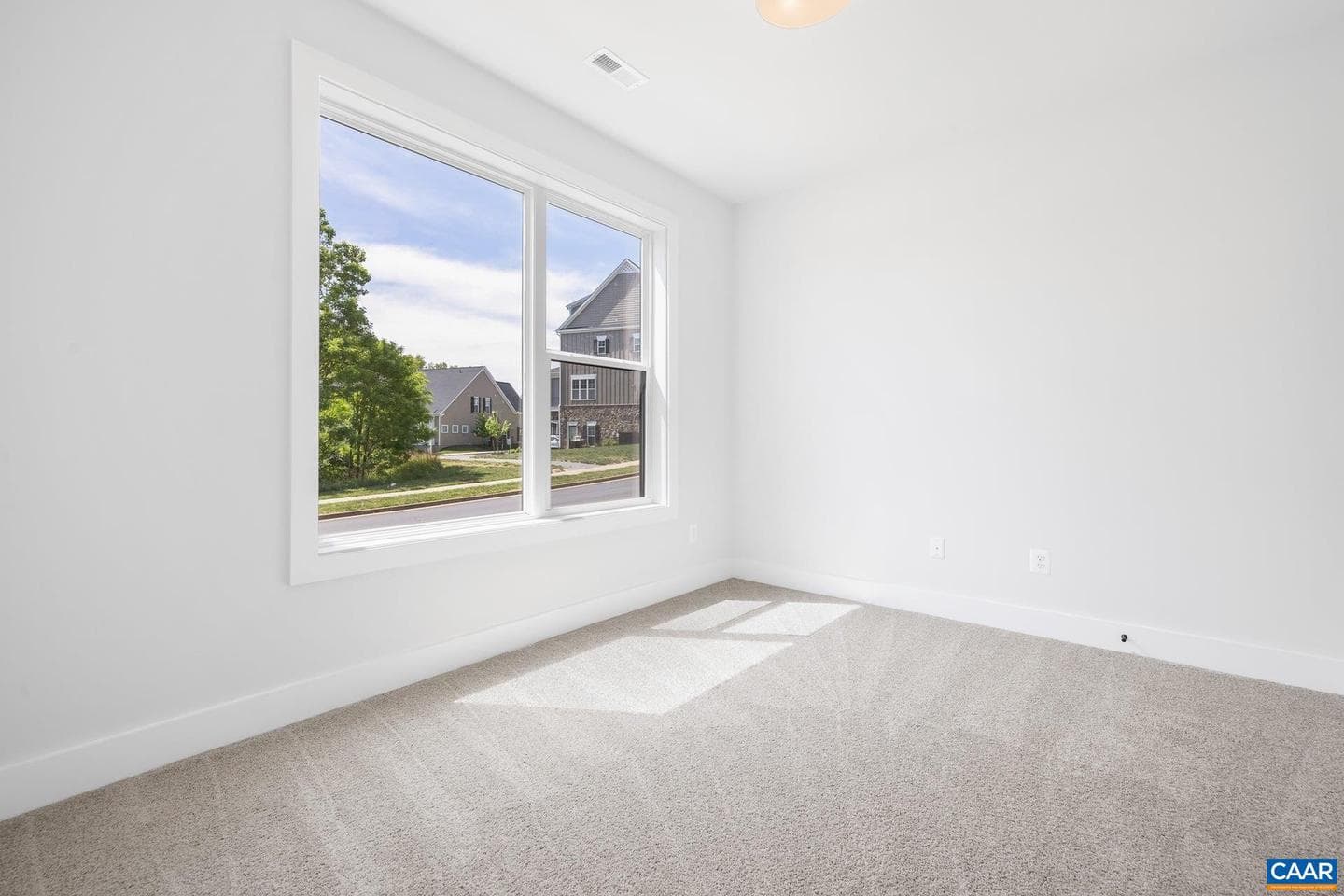 5434 Golf Dr photo 7