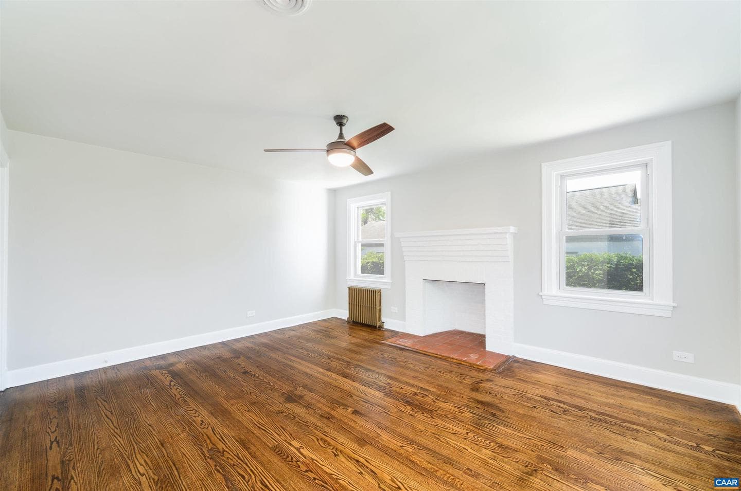 1036 Locust Ave photo 10