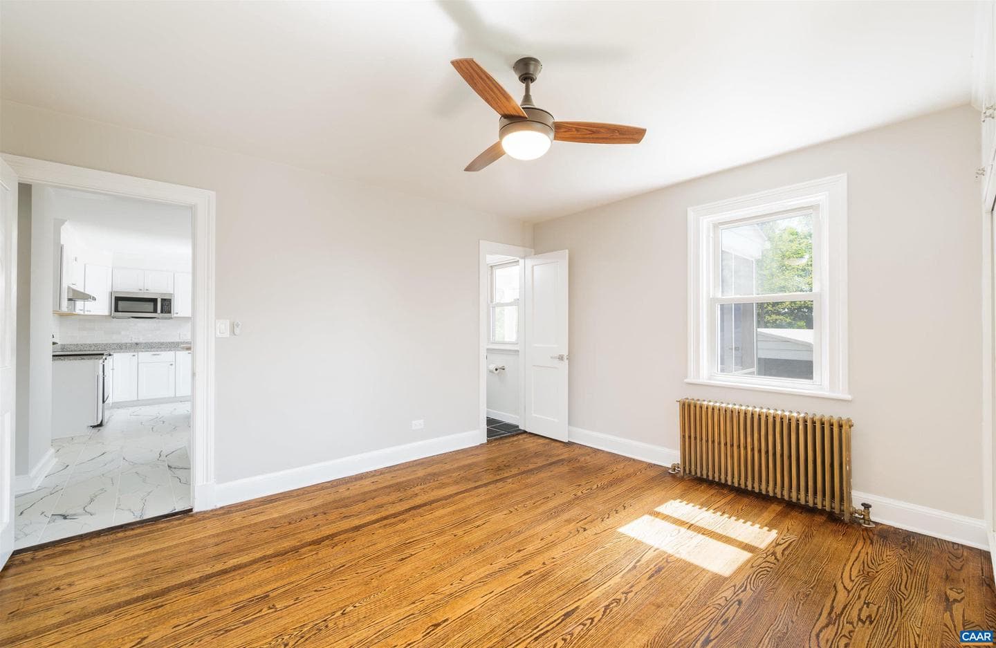 1036 Locust Ave photo 13
