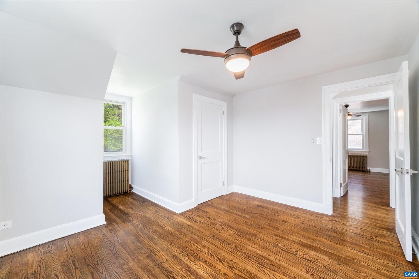 1036 Locust Ave photo 35