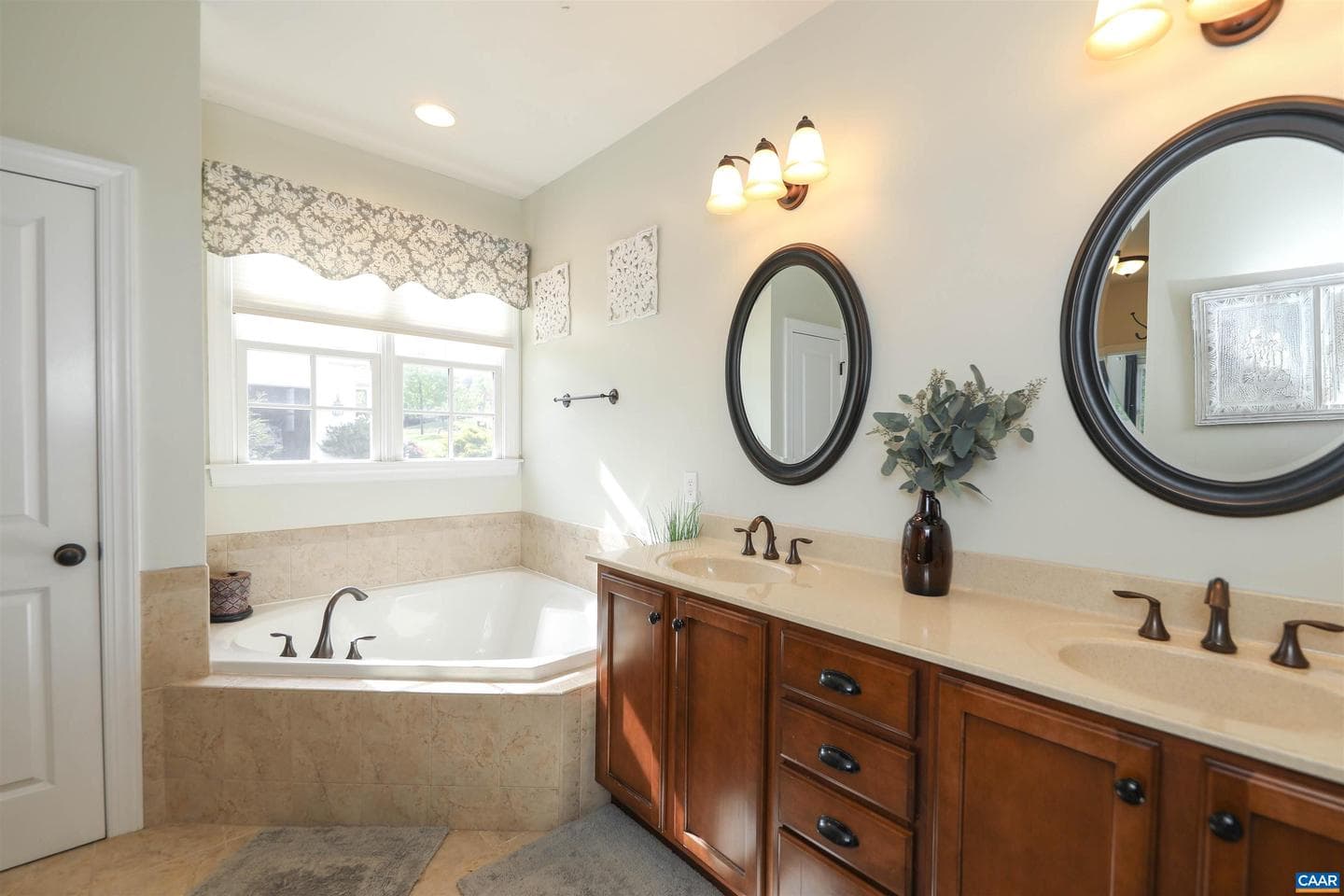 6694 Welbourne Ln photo 39