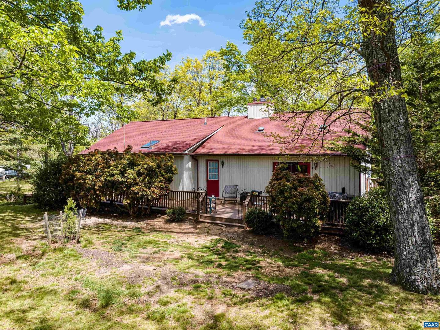 124 Azalea Dr photo 2