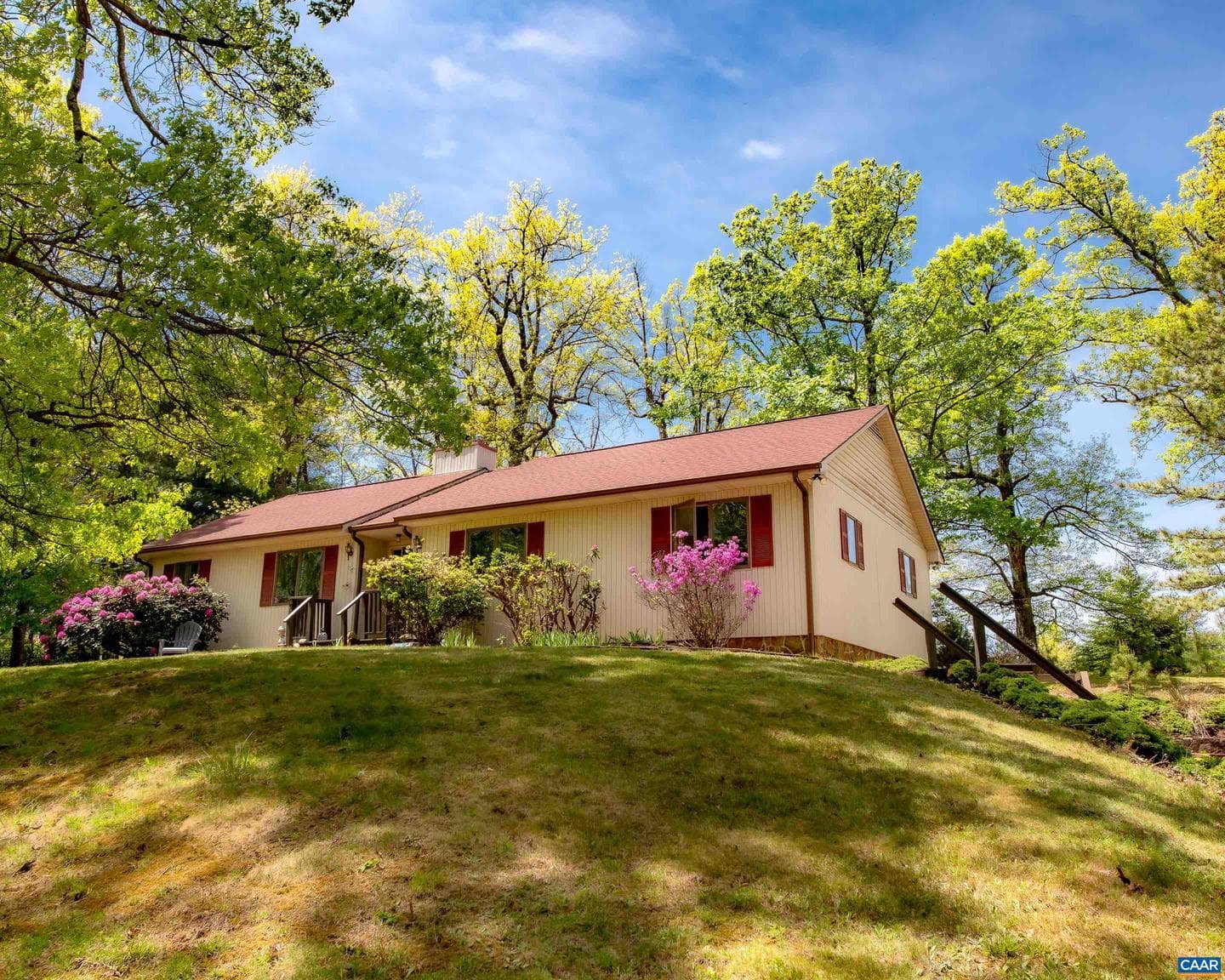 124 Azalea Dr photo 3