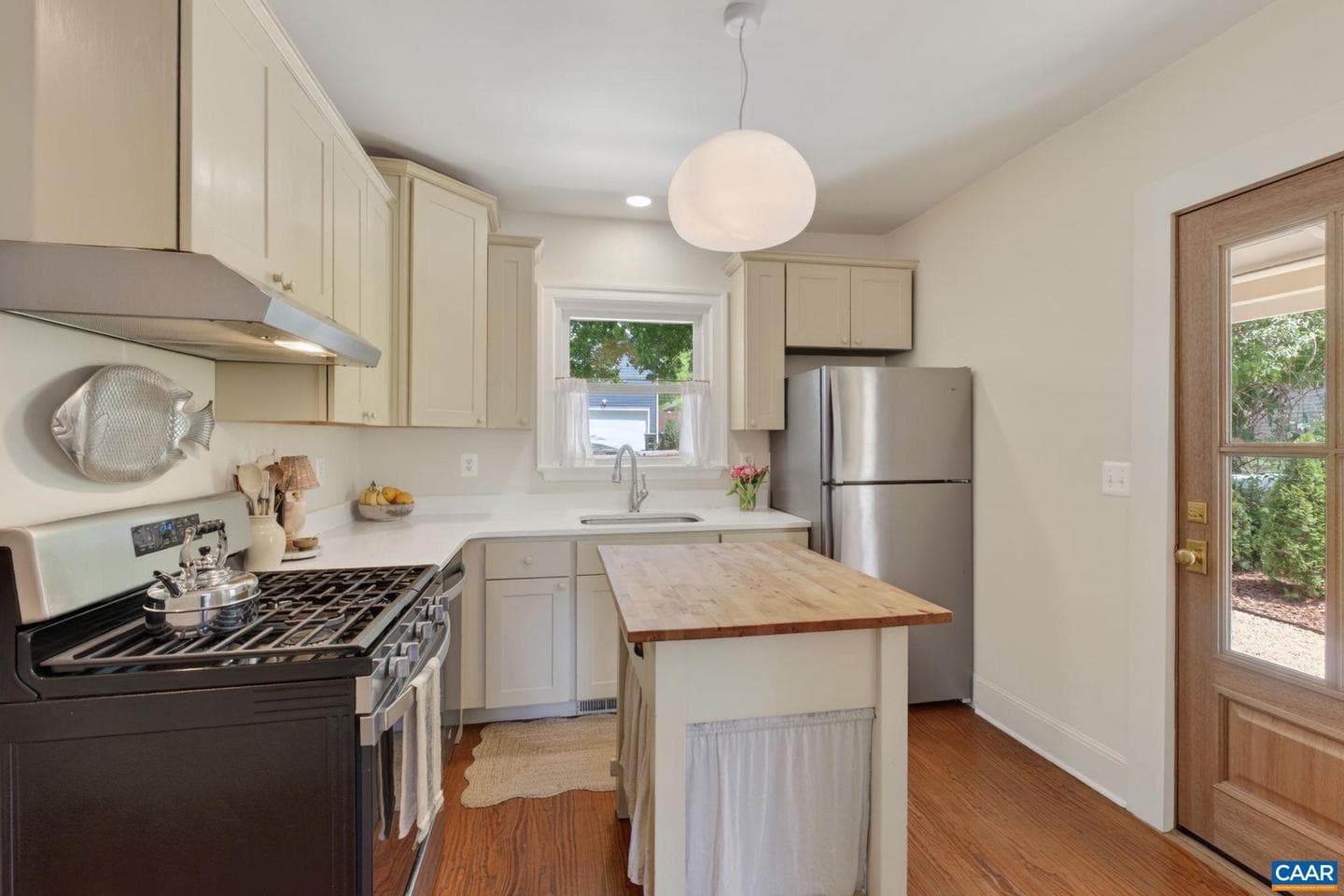 607 Monticello Ave photo 29