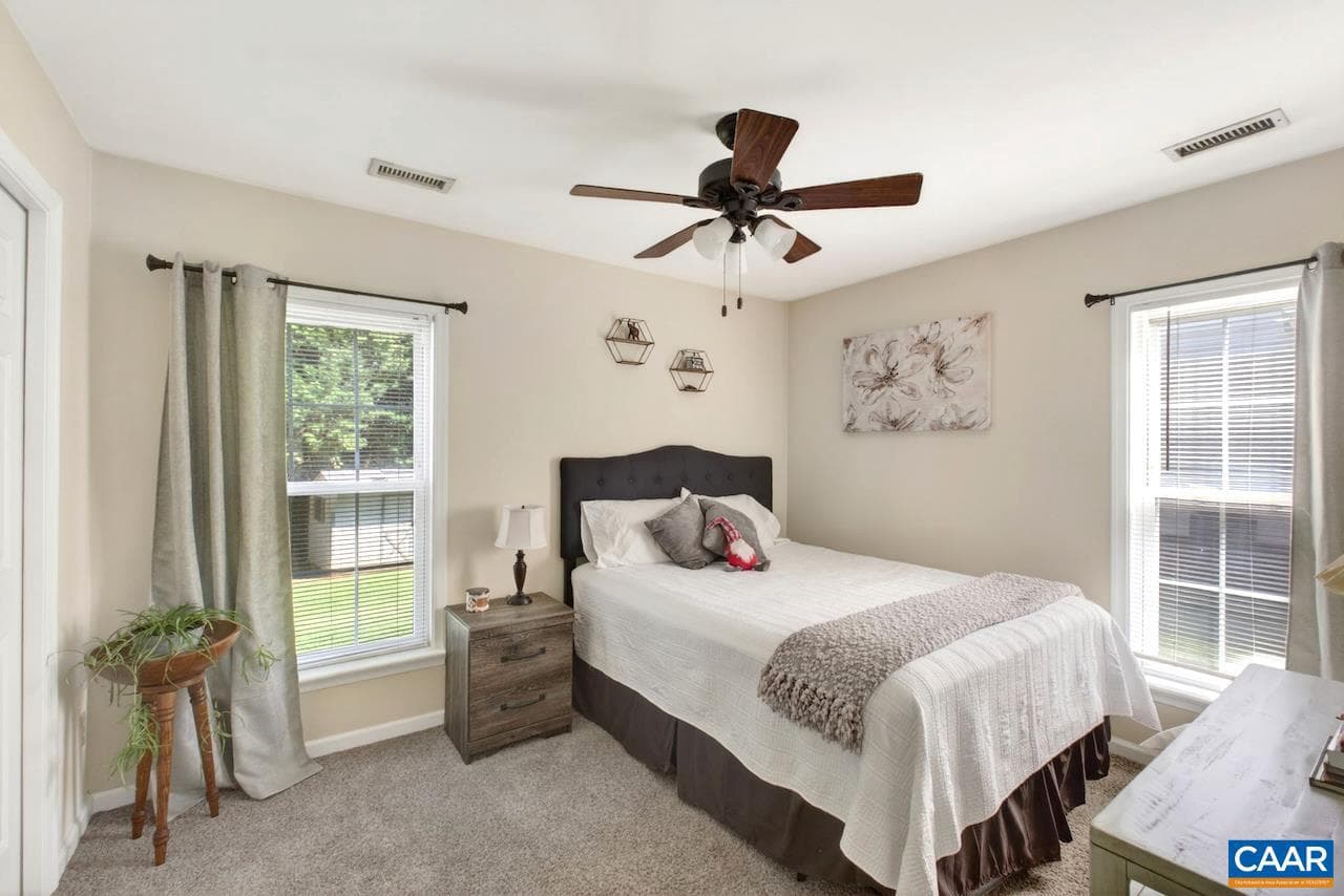 1045 Wintergreen Ln photo 20