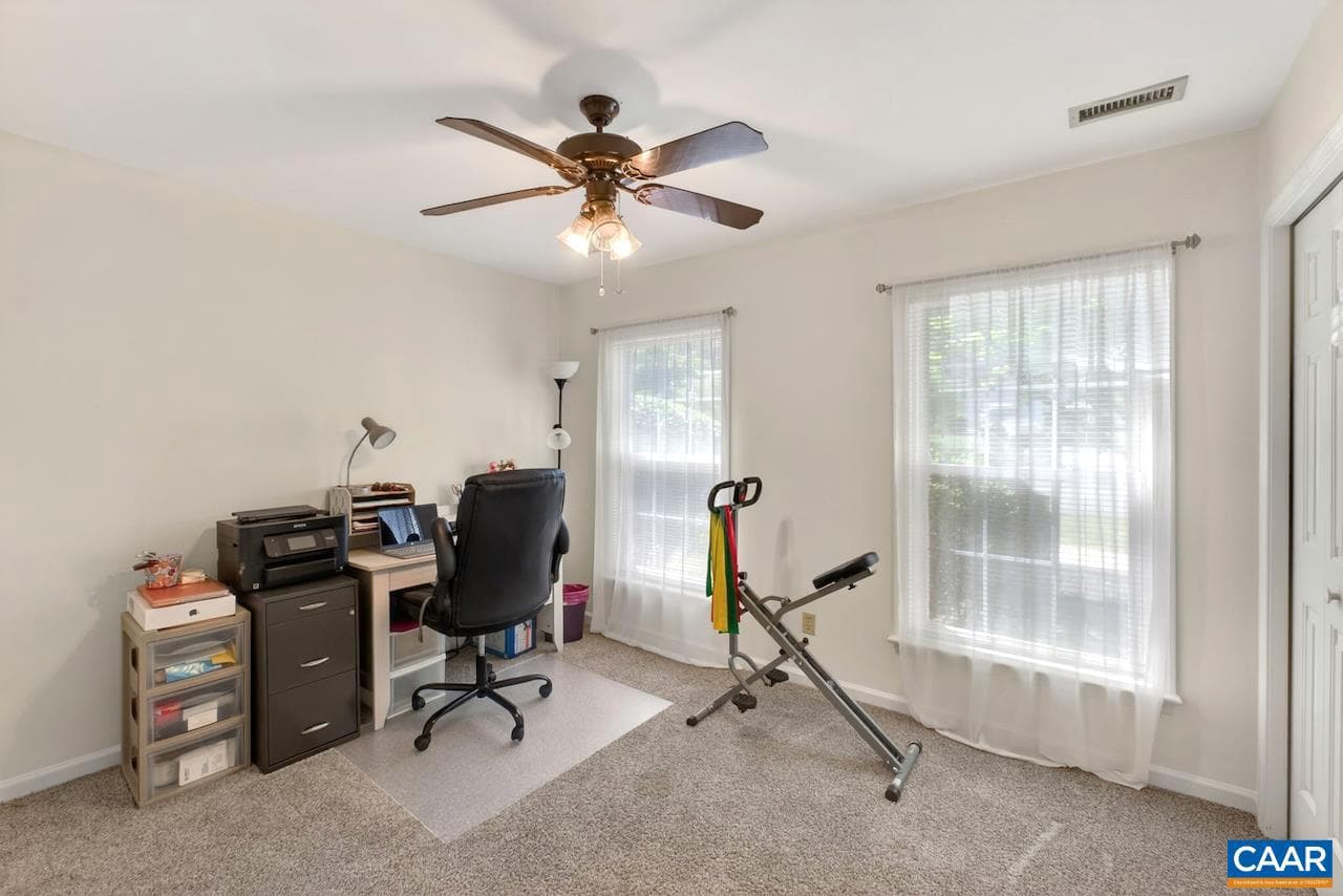 1045 Wintergreen Ln photo 22