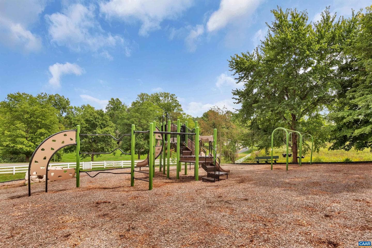 1045 Wintergreen Ln photo 30