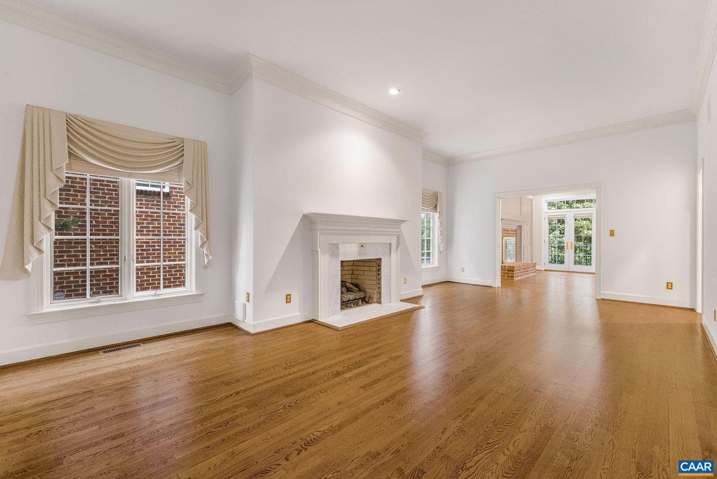 555 Dryden Pl photo 11