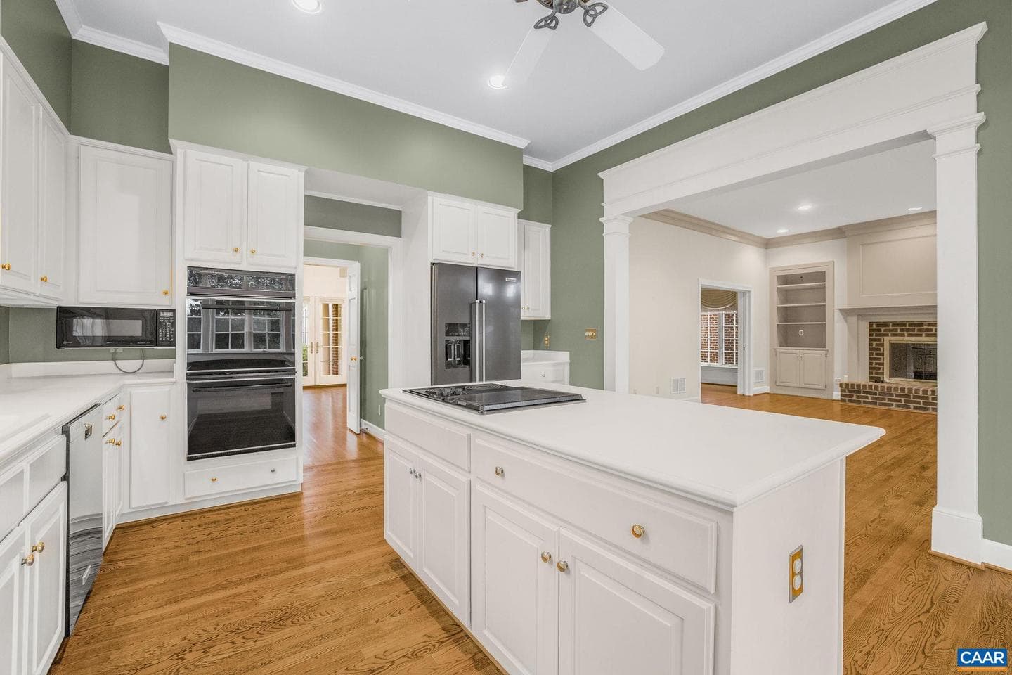 555 Dryden Pl photo 16
