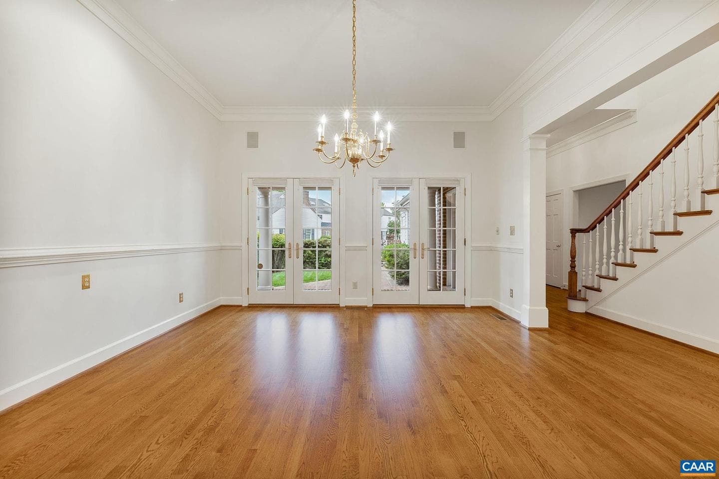 555 Dryden Pl photo 9