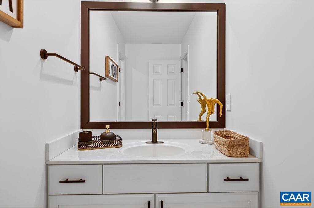 220 Saddleback Knl photo 62