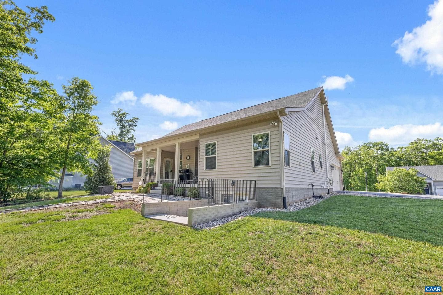 302 Manor Blvd photo 57