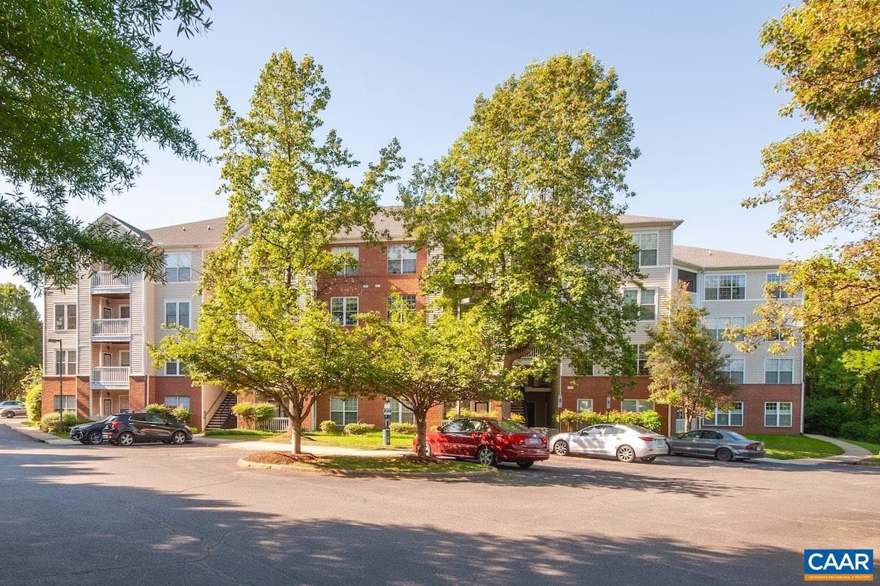 270 Riverbend Dr #1c photo 35