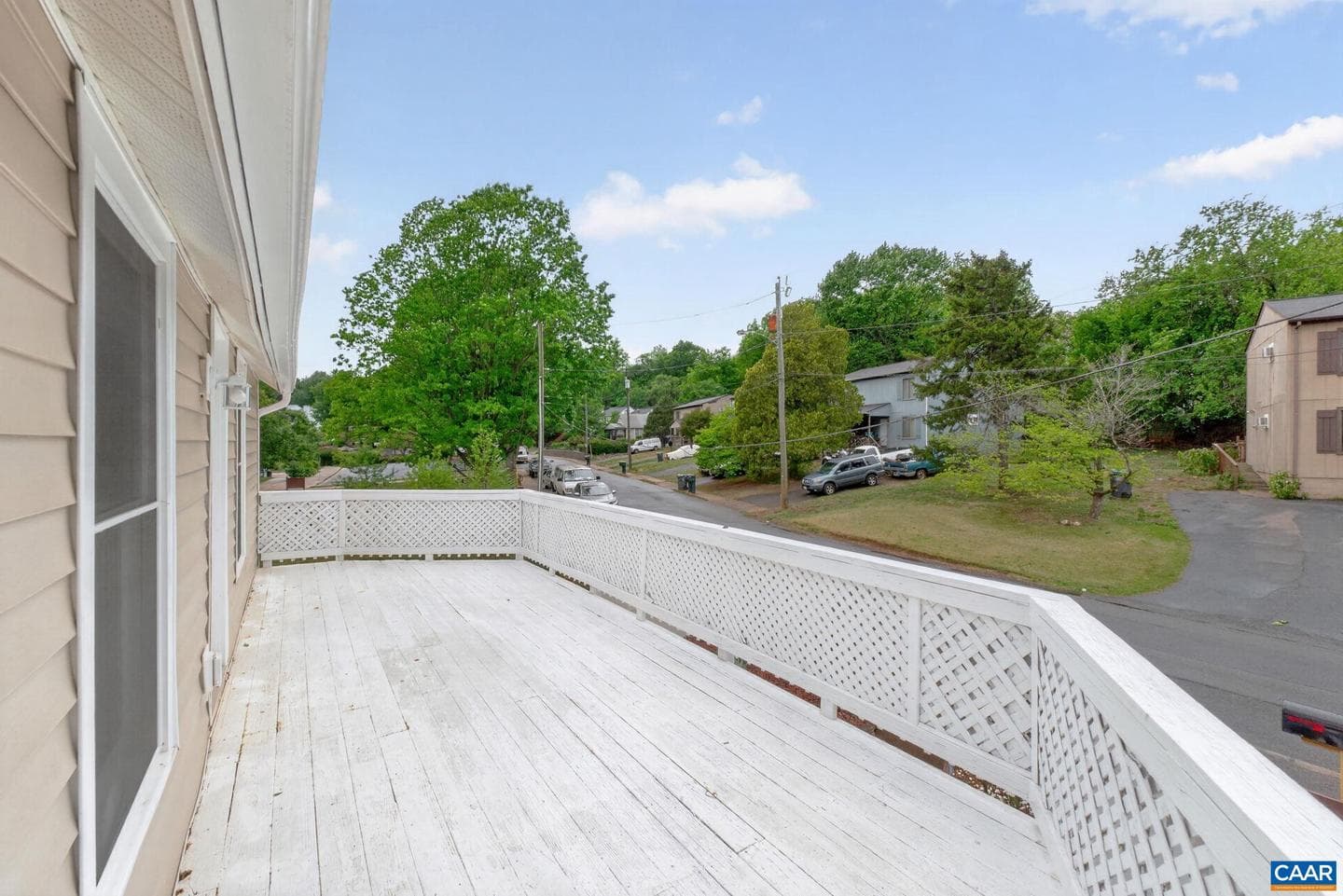 908 Rives St photo 22