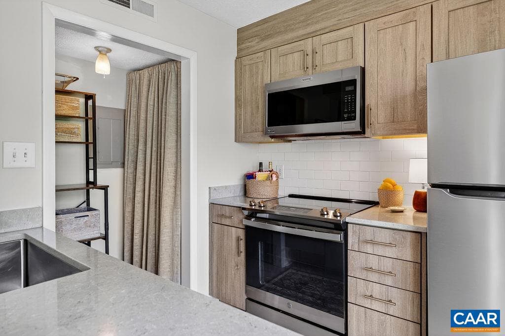 777 Laurelwood Condos photo 11