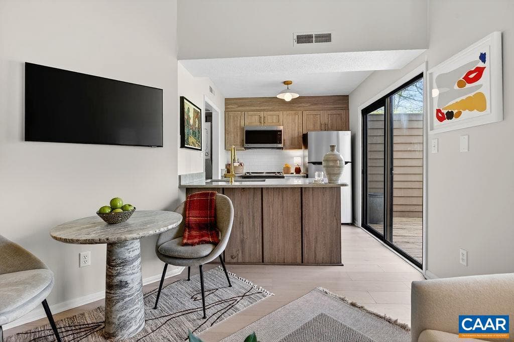 777 Laurelwood Condos photo 8