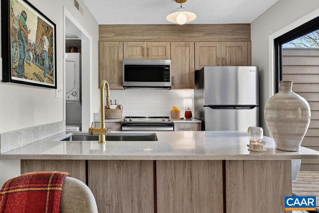 777 Laurelwood Condos photo 9