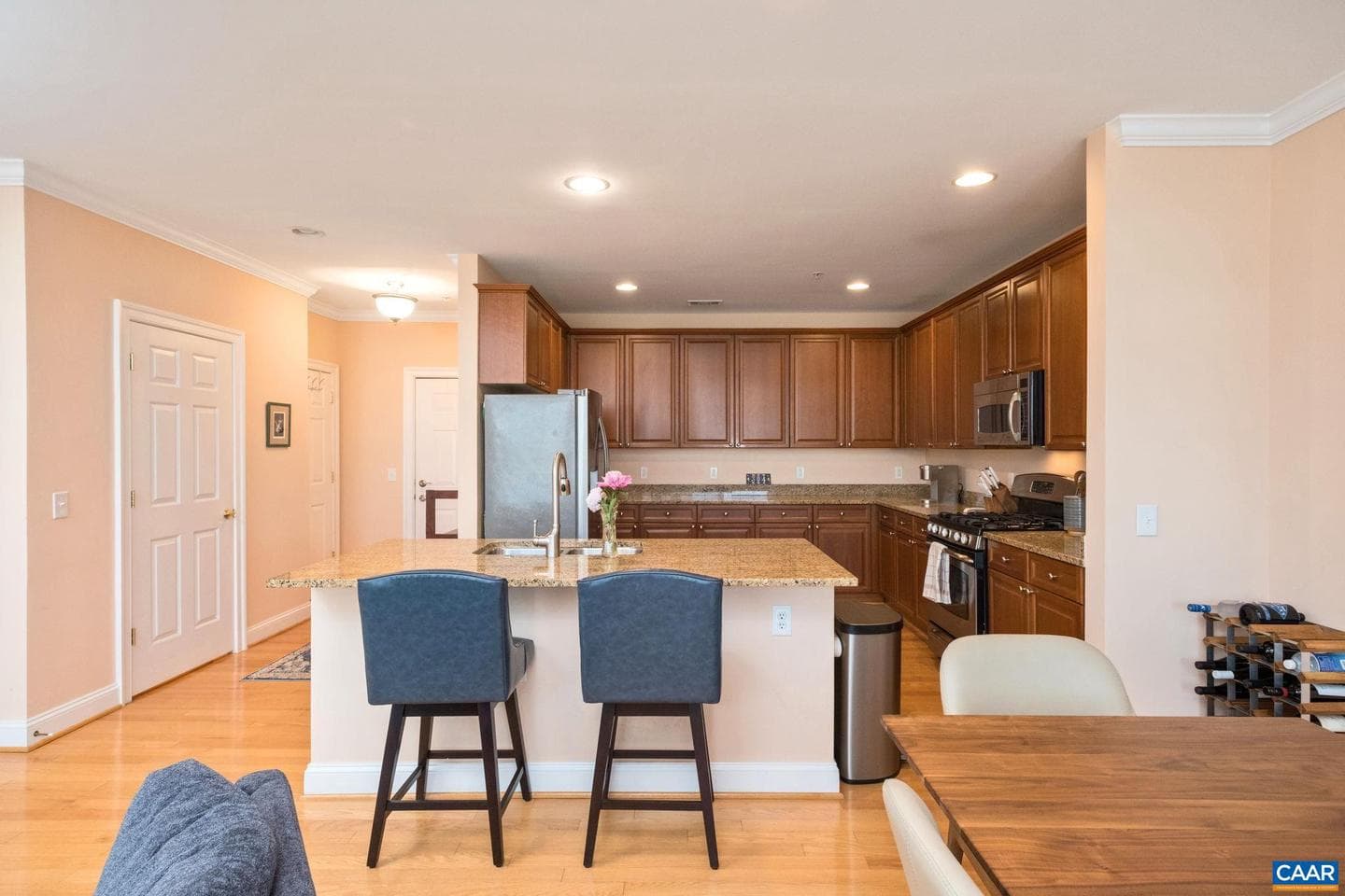 1051 Glenwood Station Ln #304 photo 7