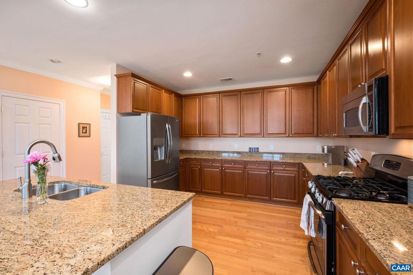 1051 Glenwood Station Ln #304 photo 8