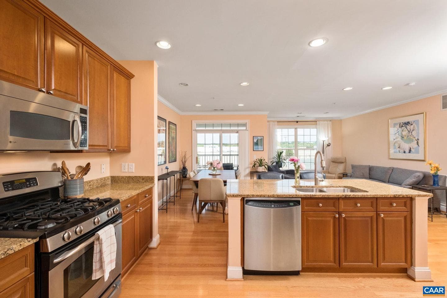 1051 Glenwood Station Ln #304 photo 9