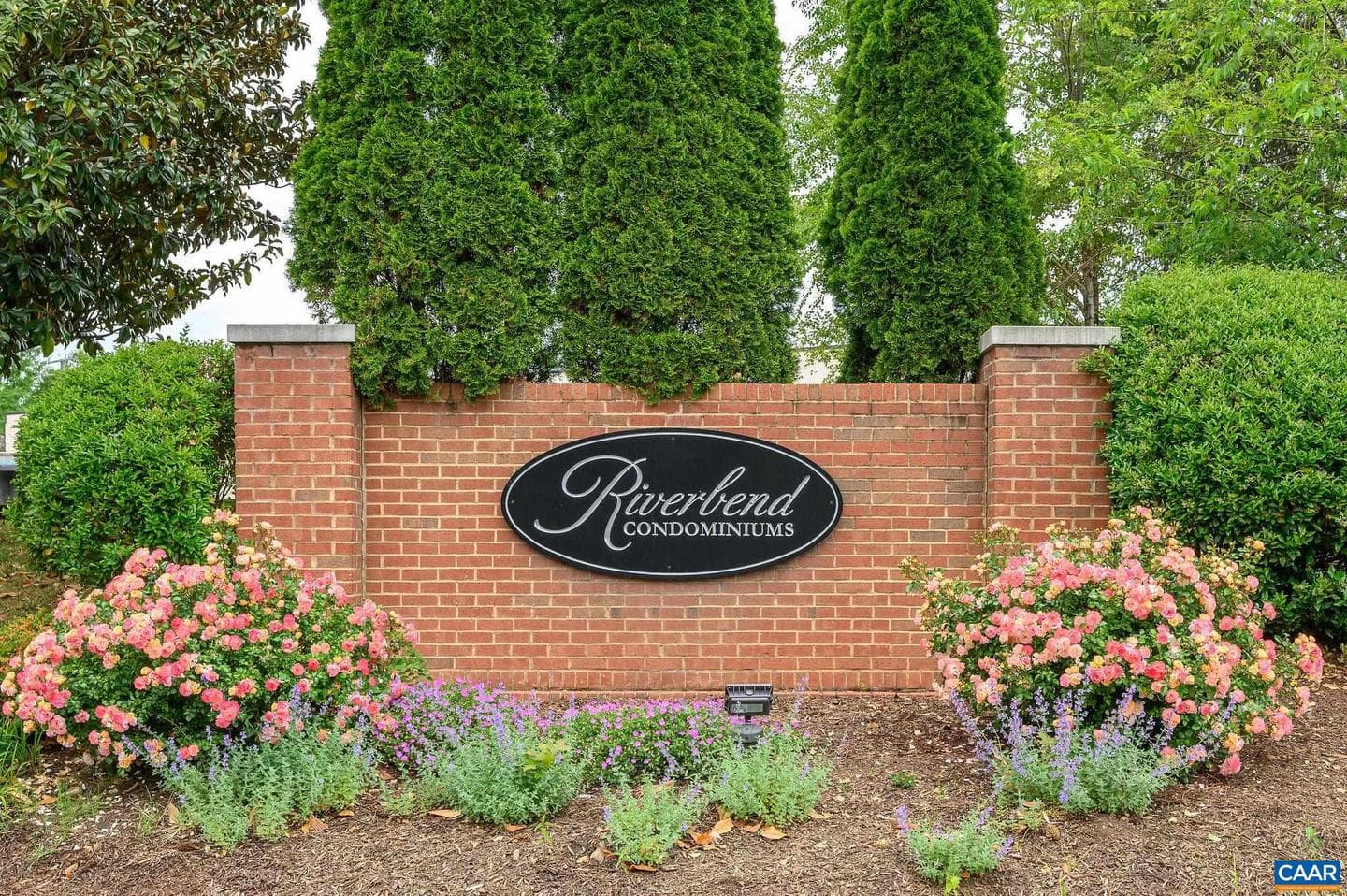 270 Riverbend Dr # 2E photo 17
