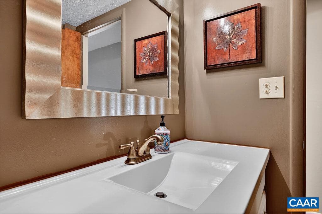2231 Tanners Ridge Condos photo 16