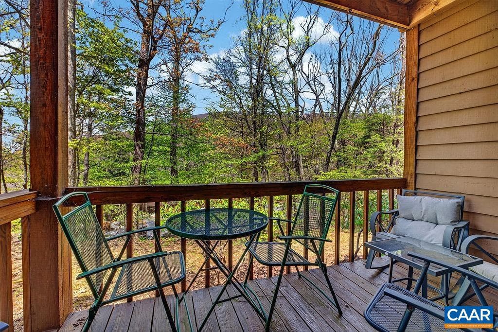 762 Laurelwood Condos photo 11