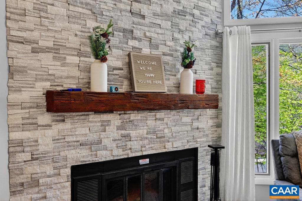 762 Laurelwood Condos photo 4