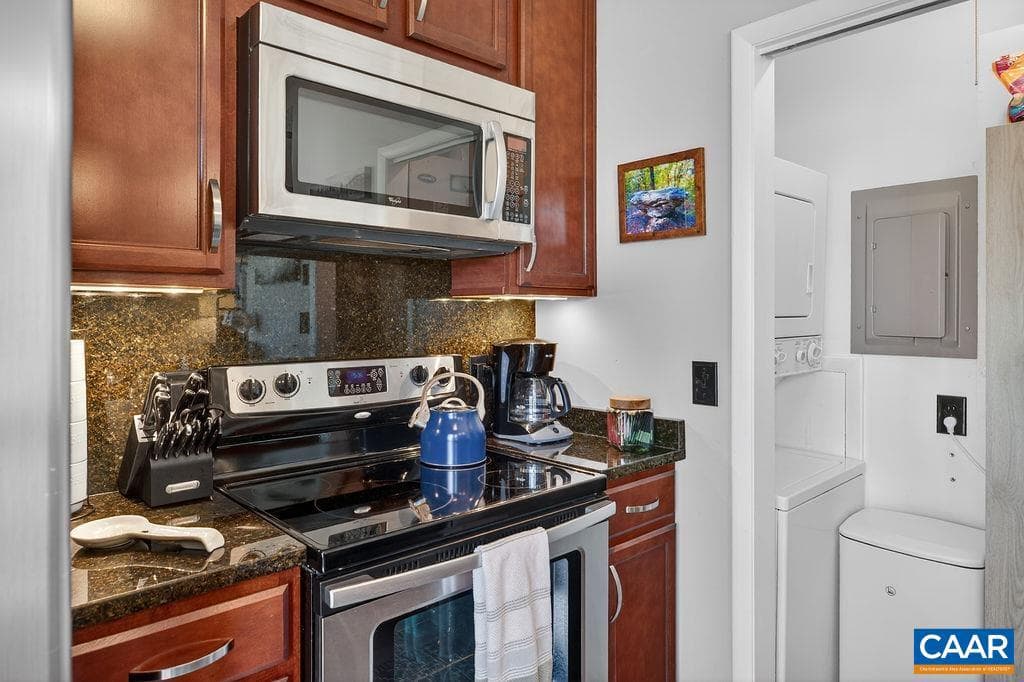 762 Laurelwood Condos photo 9