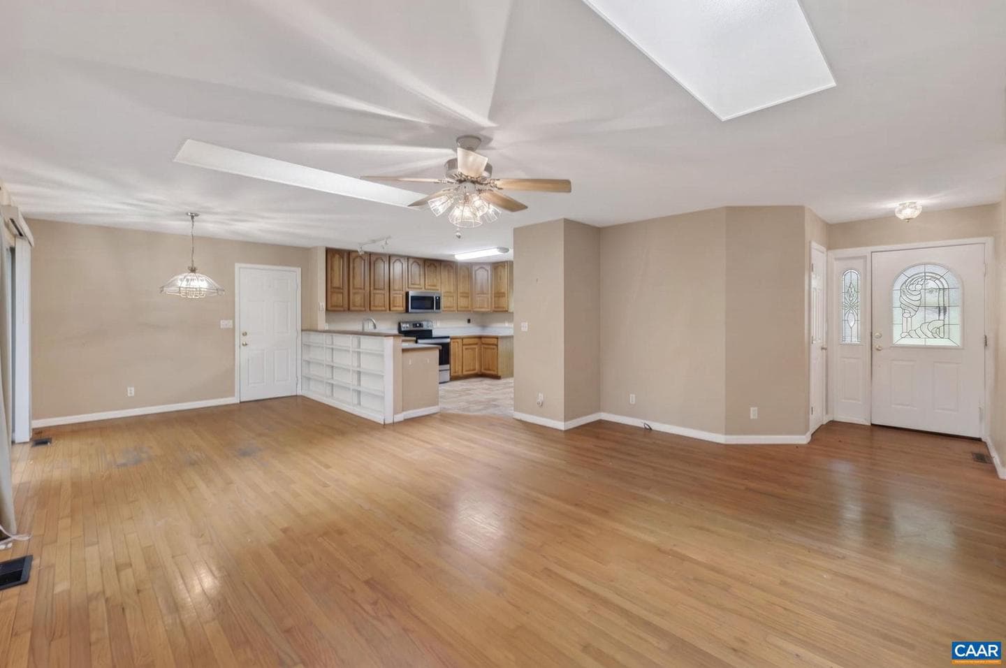 75 Riverside Dr photo 10
