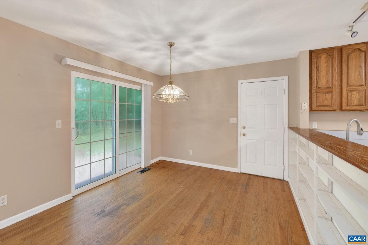 75 Riverside Dr photo 12