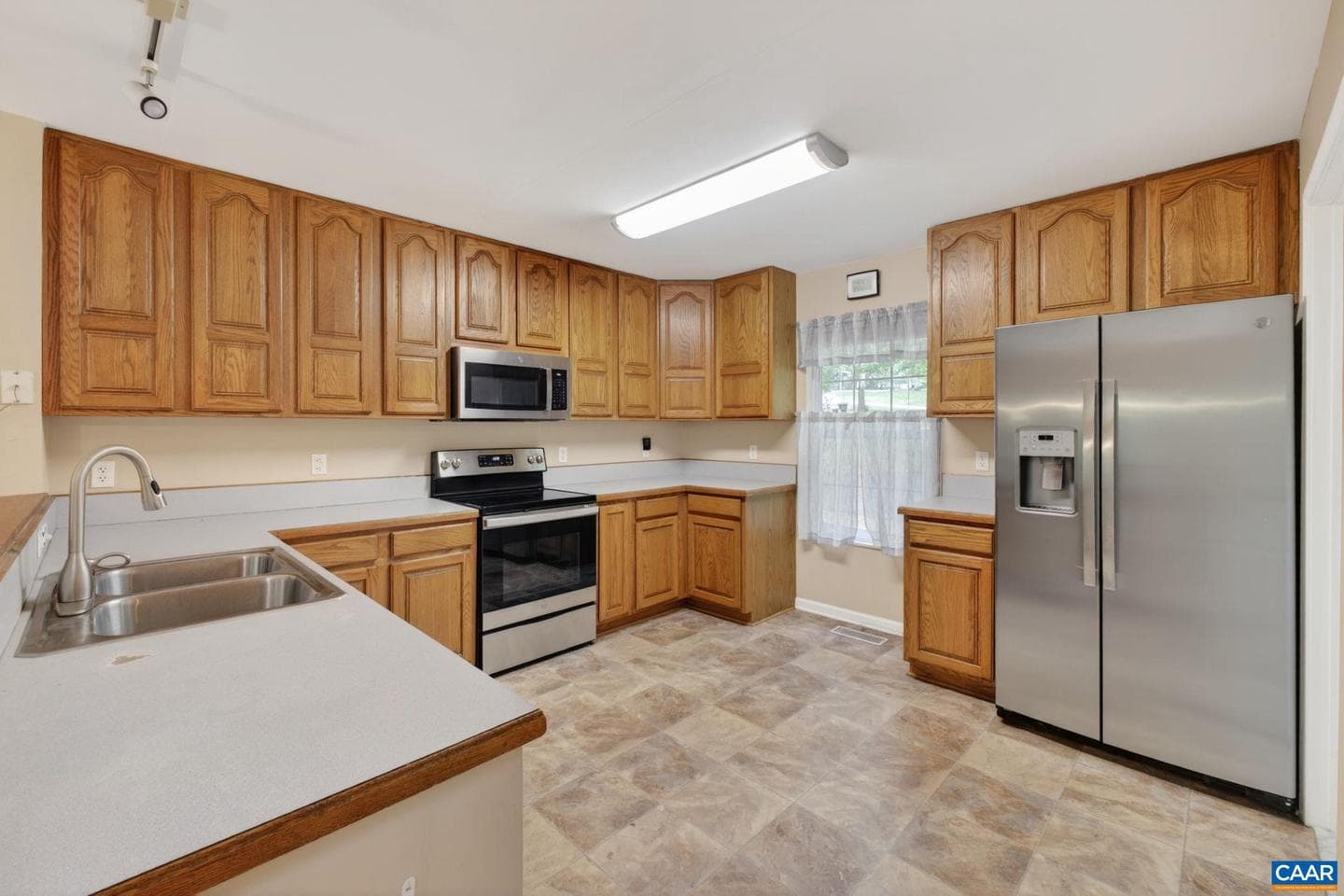 75 Riverside Dr photo 14