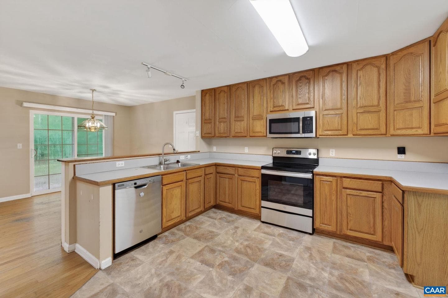 75 Riverside Dr photo 15