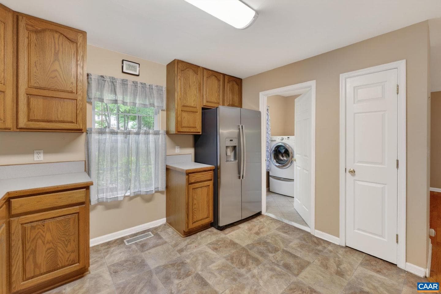 75 Riverside Dr photo 17