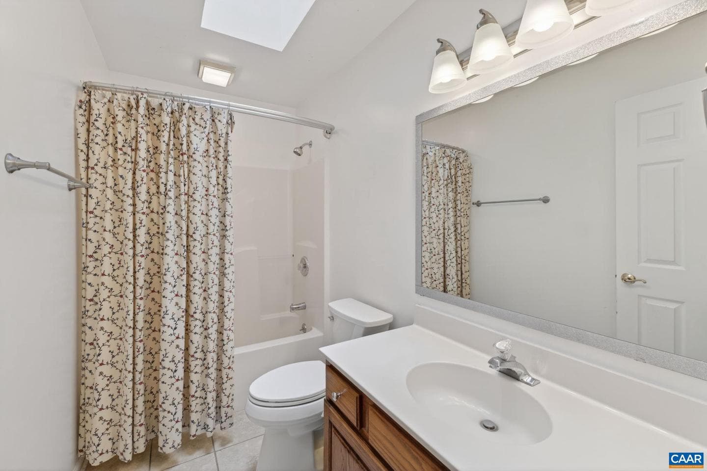 75 Riverside Dr photo 18